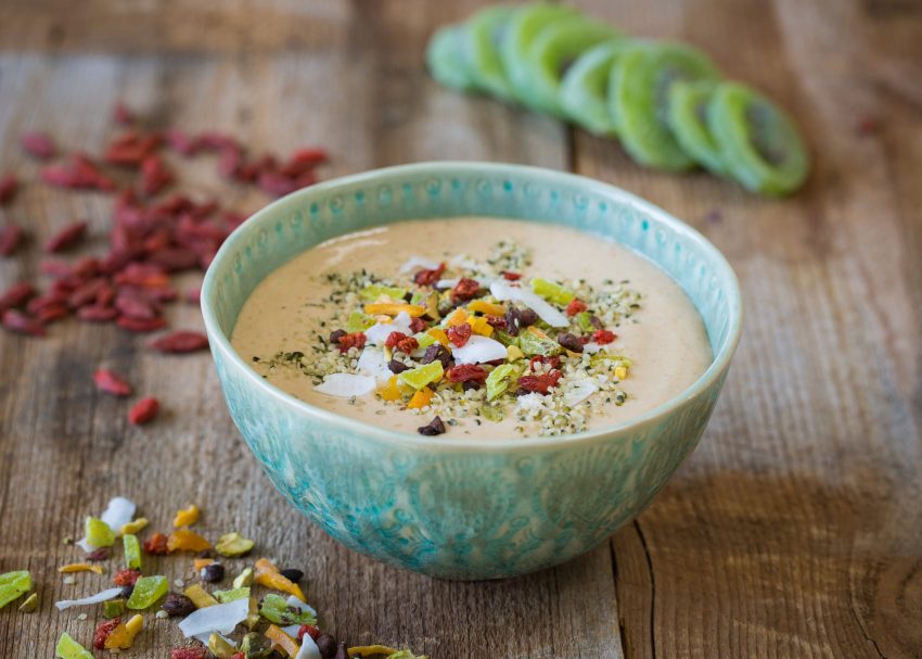 Vanilla_Frosting_Superfood_Sprinkles_Smoothie_Bowl_003-1