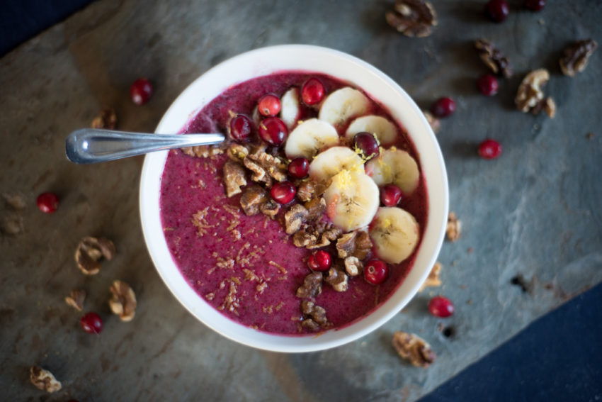 smoothie-bowl-winter-beet-3-1